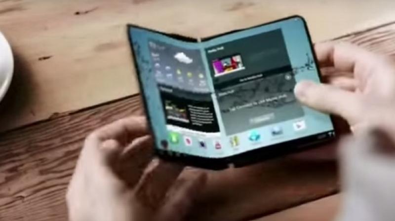 A prototype of a foldable smartphone by Samsung (Photo: Screengrab)