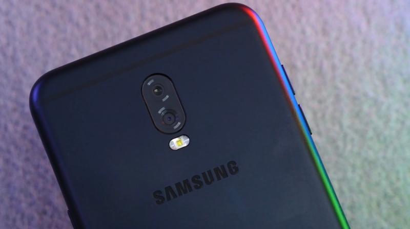 Galaxy C8 är en annan Samsung-telefon med dubbla kamera i mellanklassen