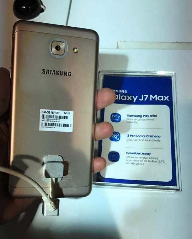 Samsung j7 max