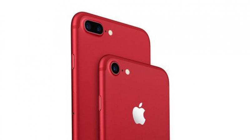 Videor |  Hur den nya röda Apple-telefonen Iphone 7 med svart front kommer att se ut