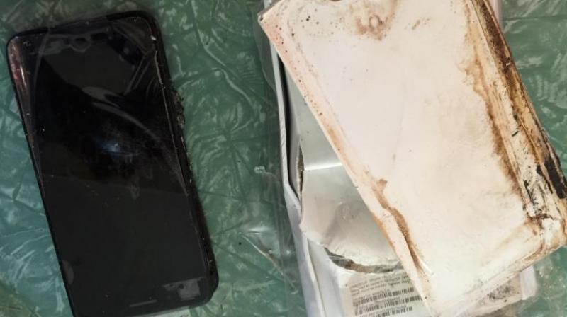 Iphone 6 Plus exploderar det i händerna på en kund på verkstaden