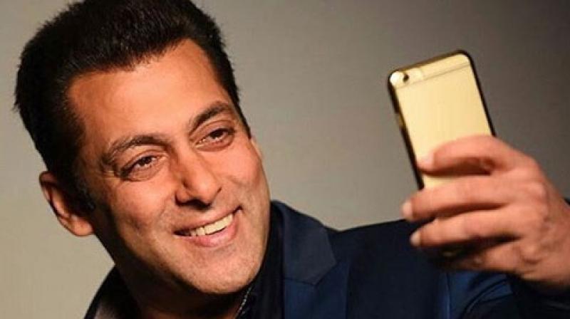 Salman Khan går in i smartphonevärlden med “BeingSmart”