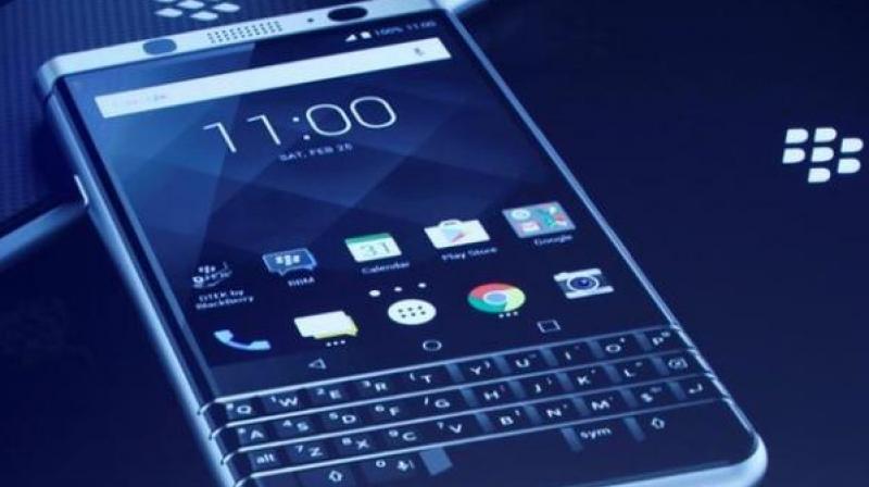 TCL får BlackBerrys låga att flimra när den lanserar en ny telefon