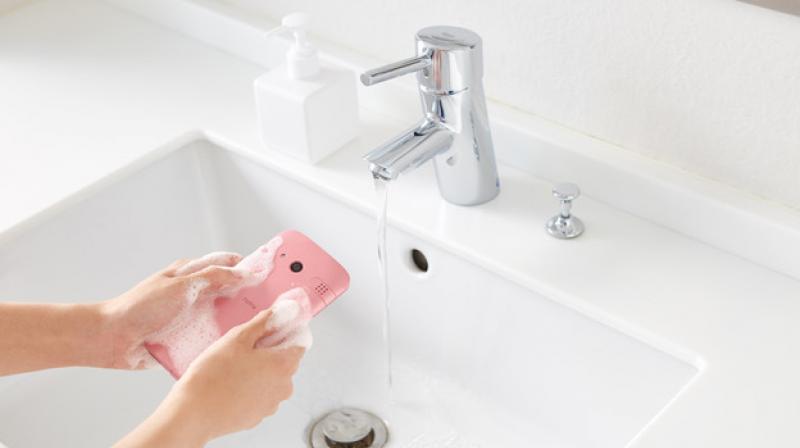 Smartphones kan tvättas med tvål och vatten