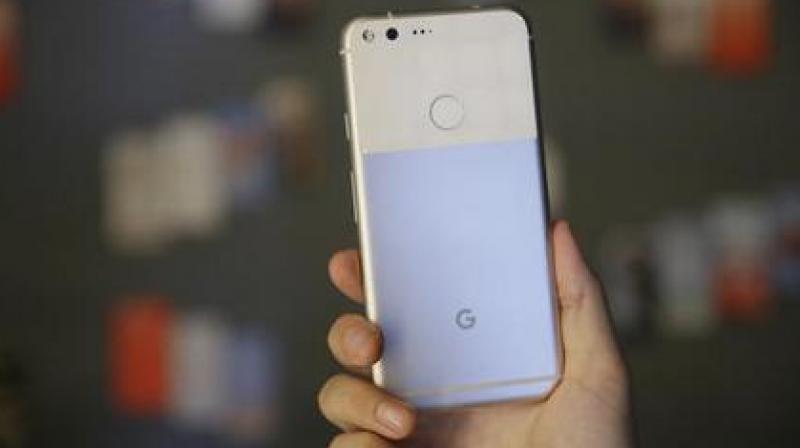 Googles Pixel-telefoner lyser trots behovet av falska recensioner