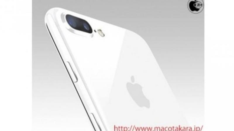 Apple iPhone 7 smartphone sporting ‘Jet White’ colour (Photo: Mac Oktara)