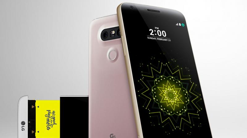 LG is likely to introduce all new features on G6 to overcome failure of the previous G5 smartphone.
