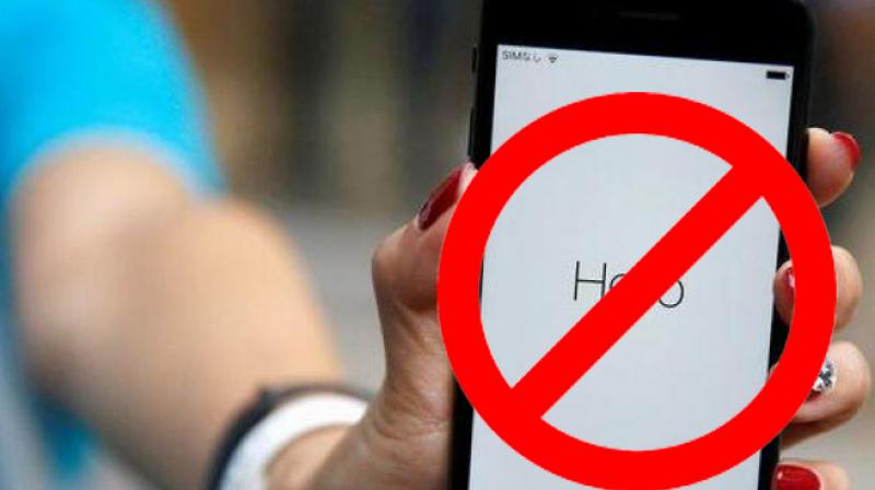 Chinese firms are asking their employees to boycott the iPhone 7 for patriotic reasons, or in an attempt to avoid their staff from being materialistic.