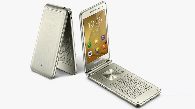 Samsung has made few changes to its keypad and also added a new metallic silver colour option.