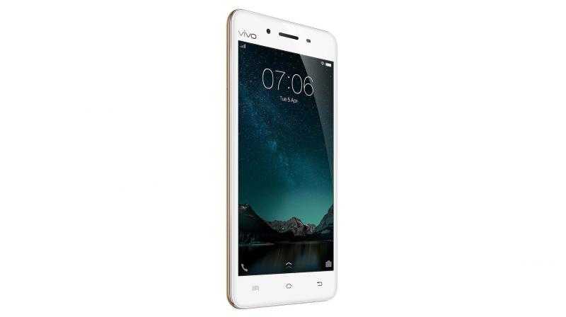 Featuring dual charging engines, this device has a decent battery life with a 2550mAh battery. Priced Rs 14,980, the Vivo V3 is good value for music lovers.