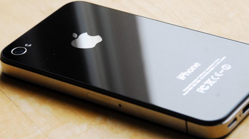 Apples iPhone 7 kommer att ha en glasbaksida, en OLED-skärm: