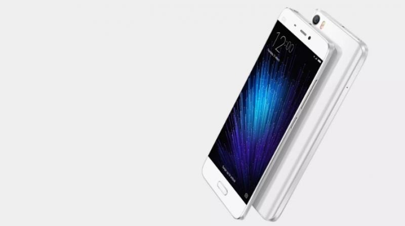 Xiaomi Mi 5 was ripped open, by Hugo Barra, for us to see what is inside it.