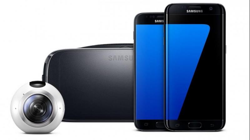 Samsung launched the flagship Galaxy S7 and Galaxy S7 edge alongside the Gear VR and Gear 360 camera.