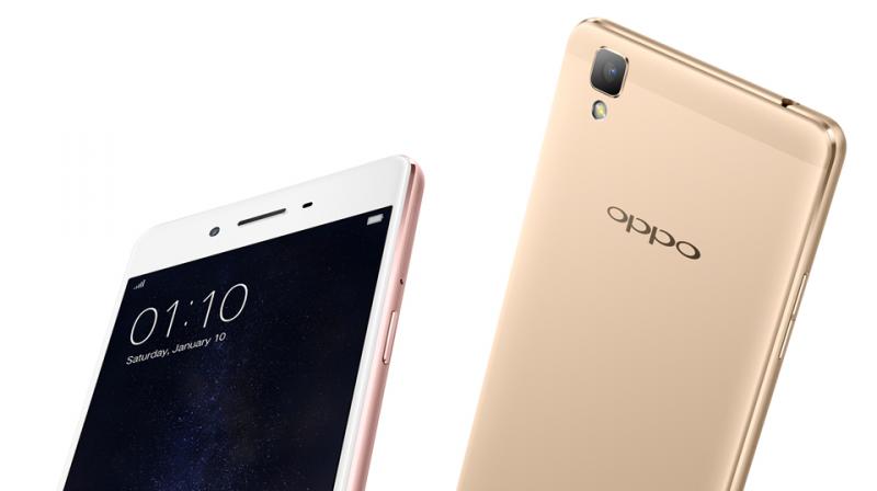 The F1 is powered by the Snapdragon Octa-core processor with a 3GB RAM. It runs on OPPO’s Color OS 2.1, based on Android 5.1.
