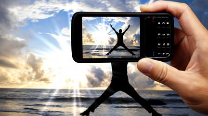 Smartphone photography is increasing gaining in popularity among young Indian travellers.