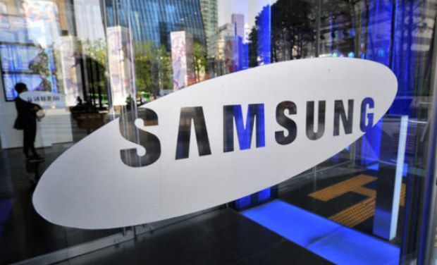 Samsung is planning to launch two different versions of its new flagship smartphone.