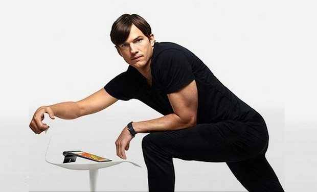 Lenovo och Ashton Kutcher lanserar nya surfplattor med inbyggda projektorer