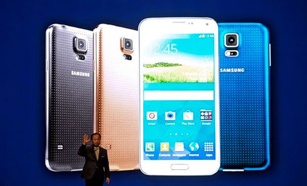 Samsung CEO J.K. Shin presents the new Samsung Galaxy S5 at the Mobile World Congress, the world
