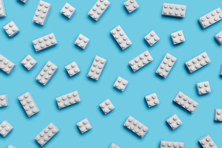 LEGO Đang Làm Gạch Xây Dựng Từ Chai Nhựa Tái Chế