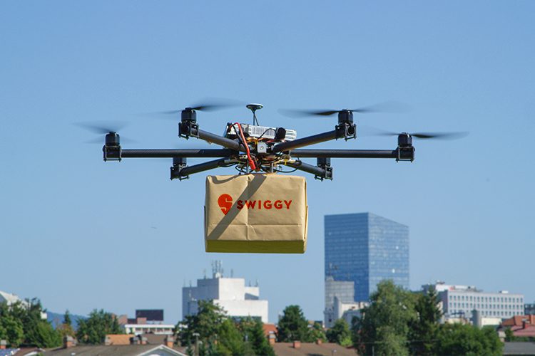 Swiggy levererar mat i Indien av Drone