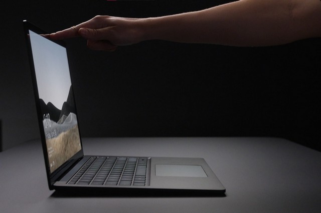 Laptop Microsoft Surface 4 diluncurkan di India 
