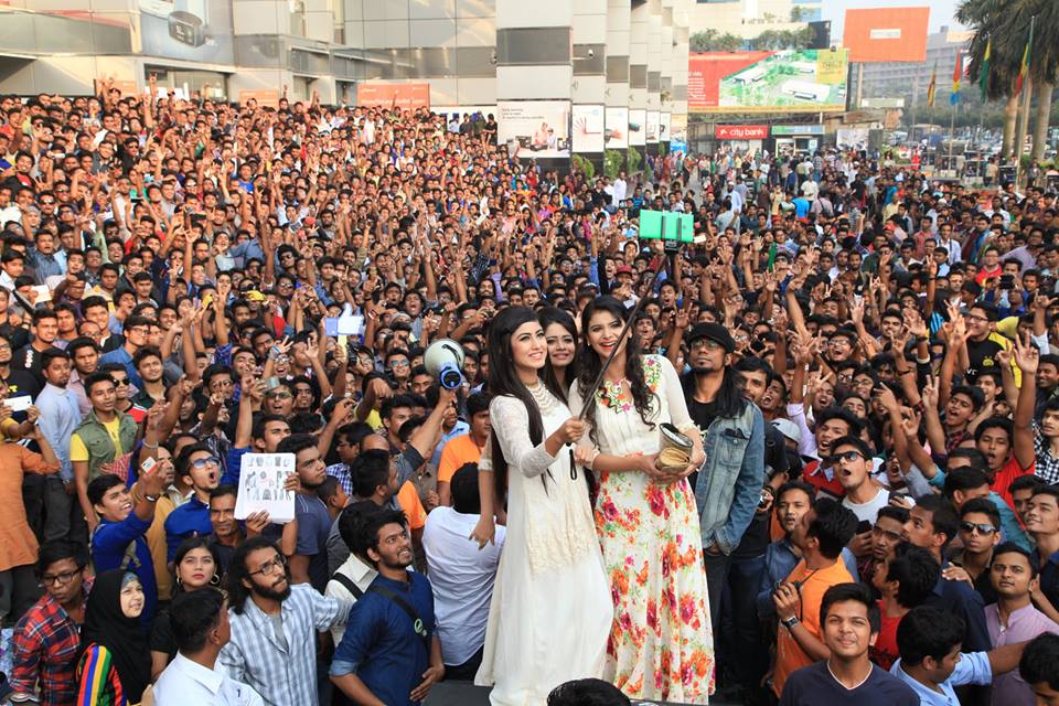 Har Bangladesh klickat på världens största selfie?