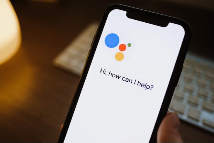 Google Assistant Ökar förmågan att lära sig att uttala namn