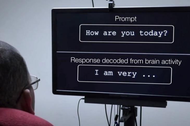 Hệ thống cấy ghép não mới cho phép một người đàn ông bị liệt nói chuyện