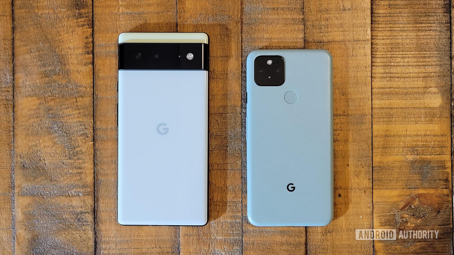 Vi jämför storleken på Google Pixel 6 med ett brett utbud av populära telefoner