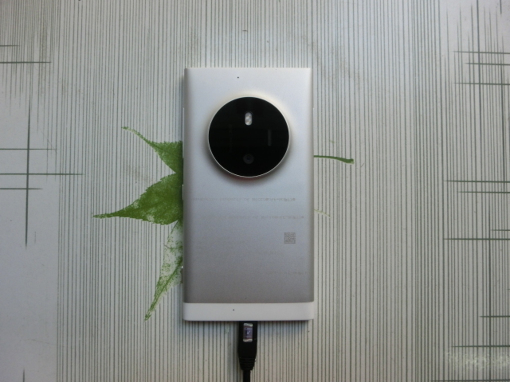 Gambar yang bocor menunjukkan kamera raksasa Microsoft Lumia 3