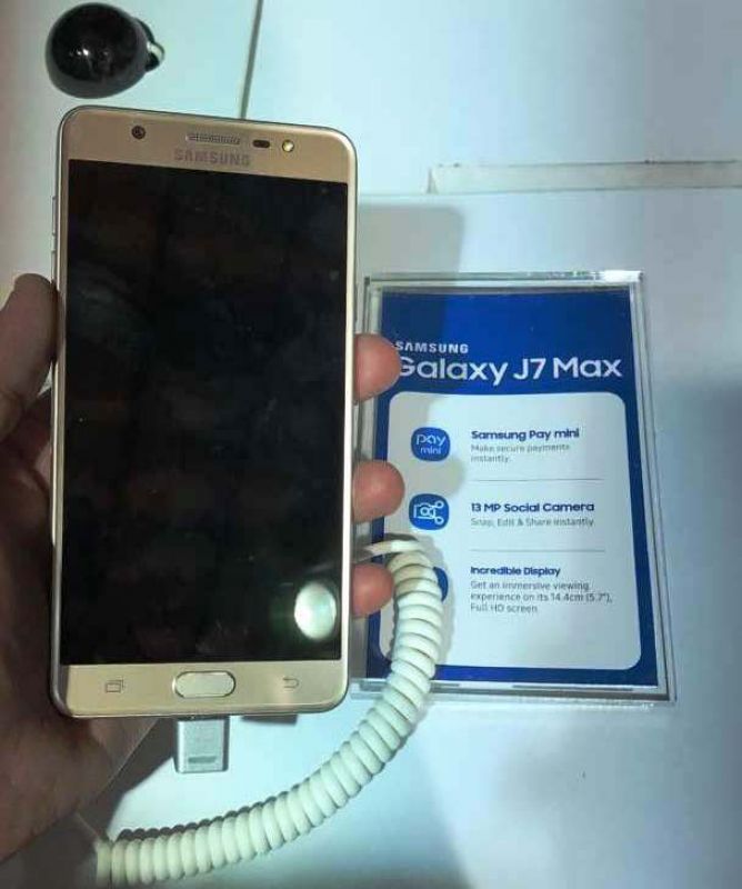 Samsung j7 max