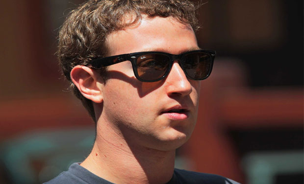 Mengapa Mark Zuckerberg memaksa pengguna untuk mengunduh Facebook Kurir 2