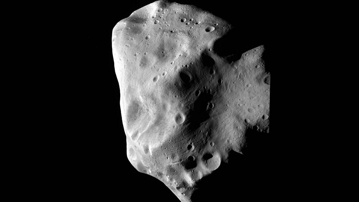 Một bức ảnh của tiểu hành tinh Lutetia, mà tôi hy vọng NASA sẽ không ném nó vào.