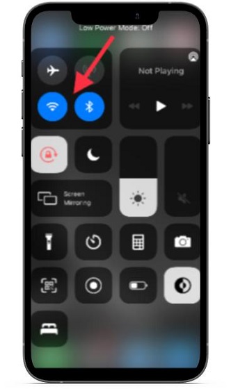Mengaktifkan atau menonaktifkan WiFi dan Bluetooth di iPhone