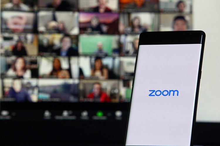 Tambahkan Zoom YouTube Streaming langsung dan enkripsi ujung ke ujung di perangkat seluler