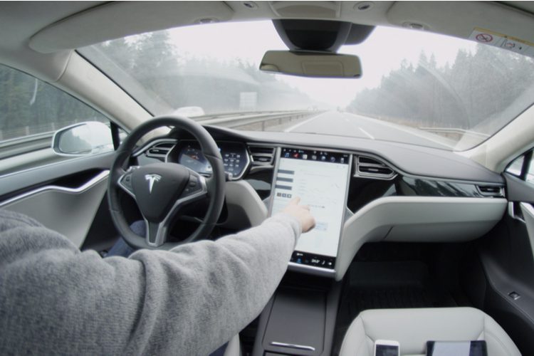 Phần mềm 'Tự lái hoàn toàn' của Tesla bắt đầu triển khai ở giai đoạn thử nghiệm cho một số khách hàng Mỹ