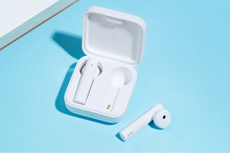Mi True Wireless Headphones 2 Basic Edition lanserad i Indien introducerad av Xiaomi