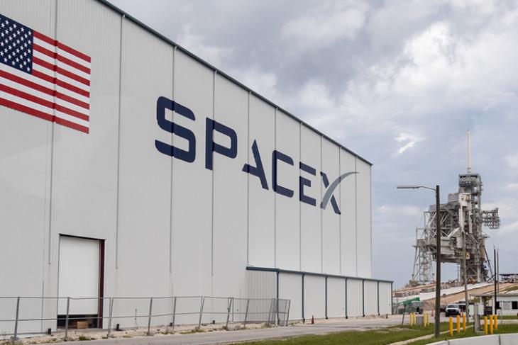 Trang web nổi bật về khinh khí cầu khổng lồ của Spacex