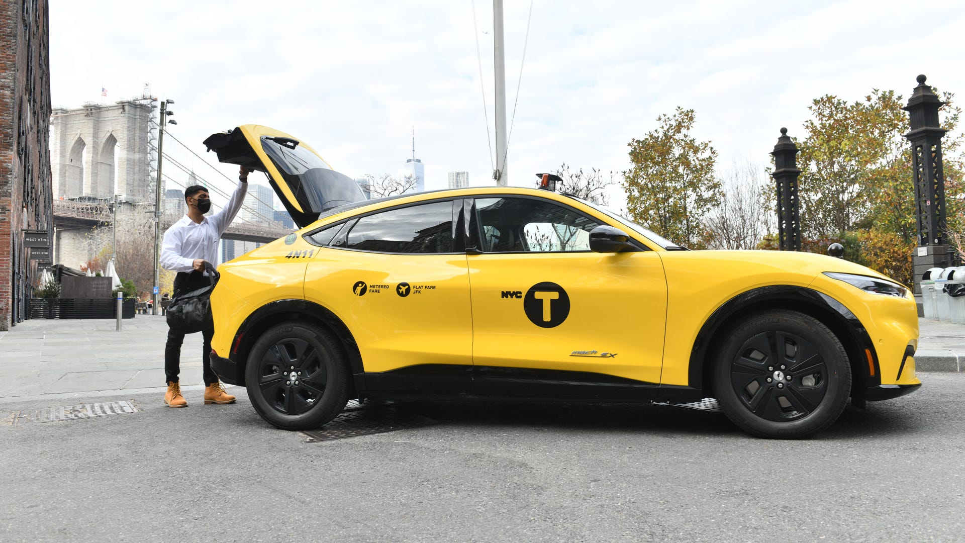 Glöm Uber: Du kan ta en Mustang Mach-E-taxi i NYC