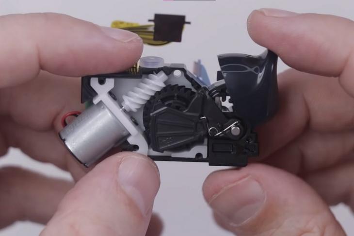 Teardown Mengungkapkan Bagaimana “Pemicu Adaptif” Di DualSense Controllers Di PS5 Sony