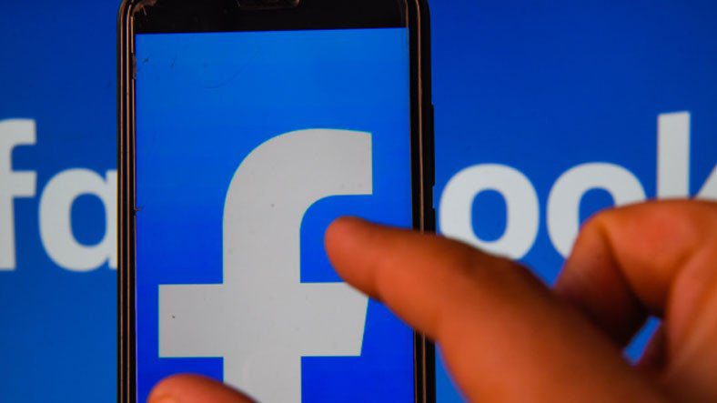 FacebookCác khuyến nghị để quản lý các cuộc tranh cãi về chủng tộc