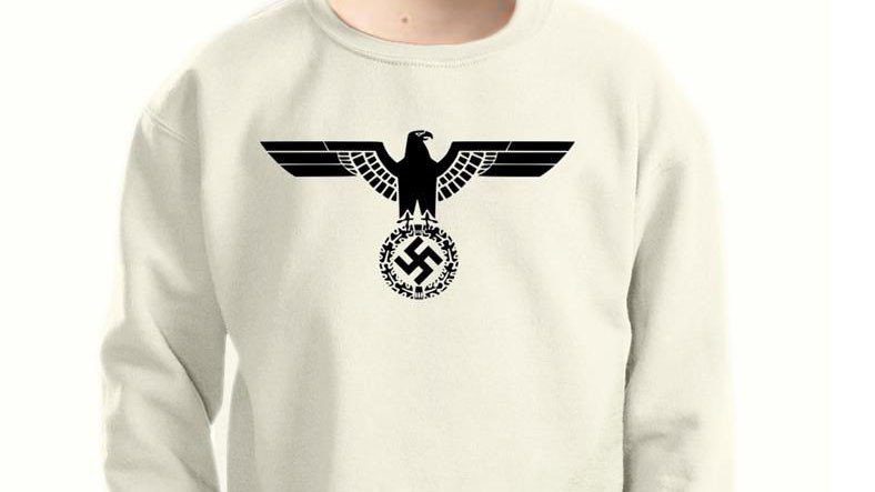Những phản ứng của Đức Quốc xã cho trẻ em áo len Crest trên mạng xã hội