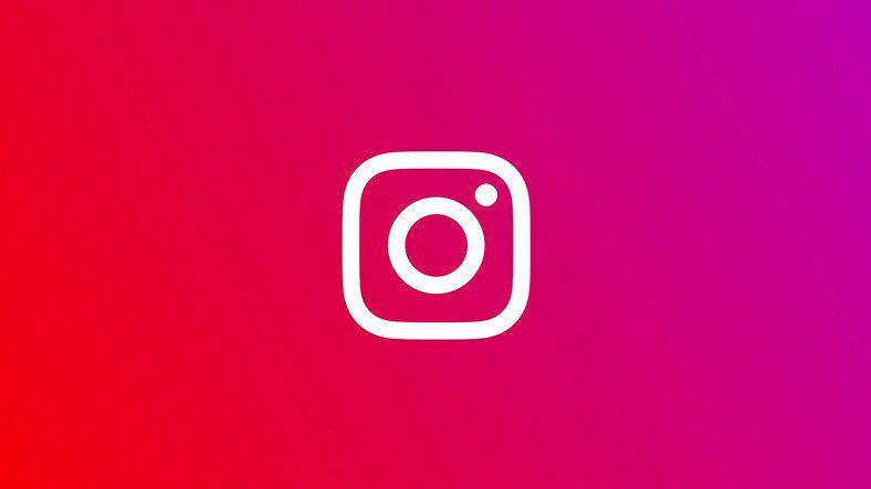 InstagramRonaldo là cái tên đầu tiên cán mốc 200 triệu người theo dõi.