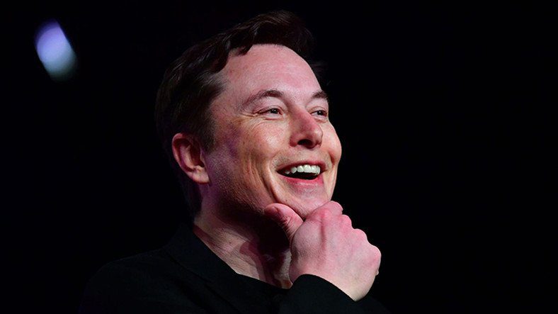 Elon Musk gợi ý rằng Teslas có thể được chơi