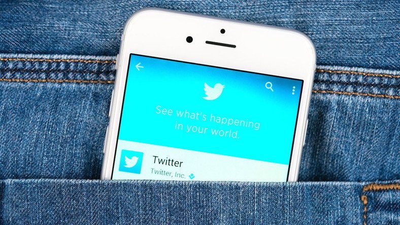 Bir Adam, Twitter'da Sıra Dışı Bir Yöntemle Kazandığı Parayla iPhone Aldı