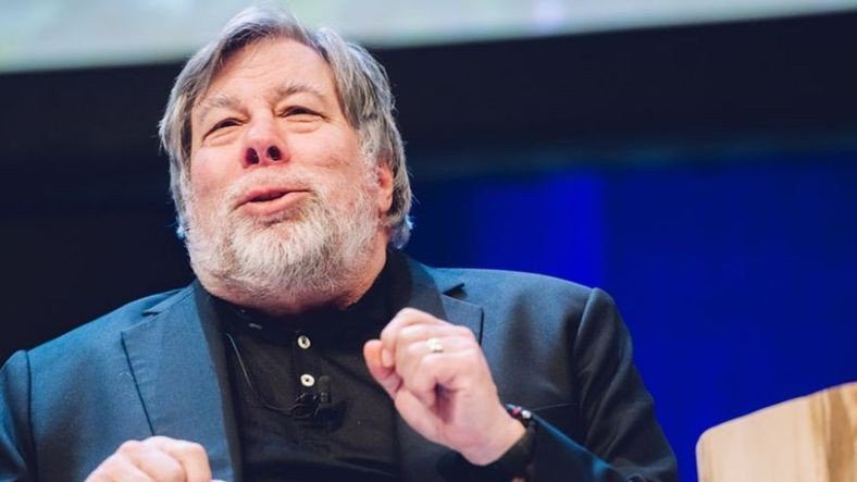Steve Wozniak: Mọi người FacebookNên đóng