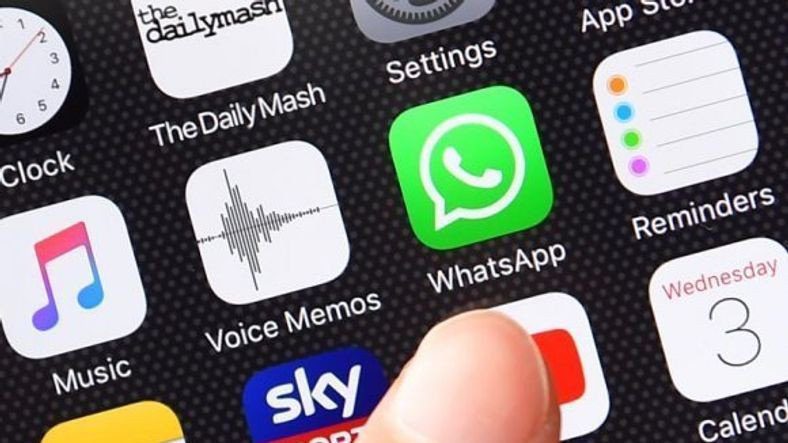 WhatsApp tiếp cận Xác thực Touch ID và Face ID trên iOS