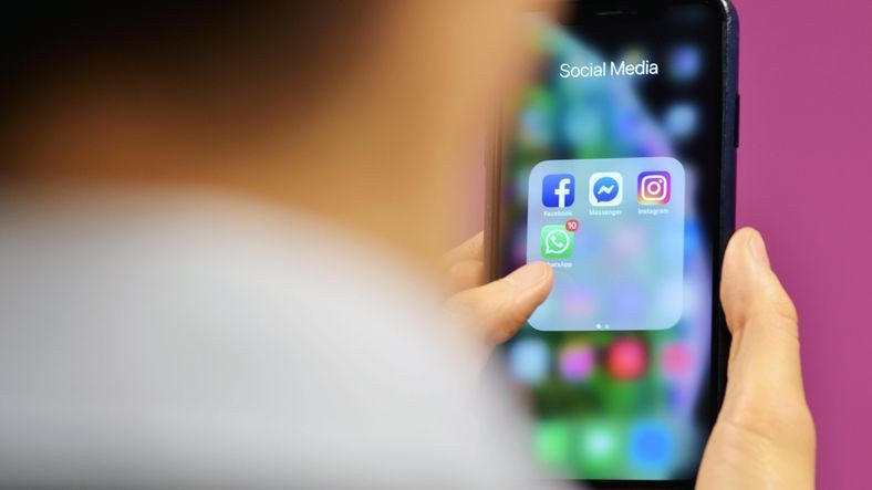 Facebook, Instagram và WhatsApp Messages Merge