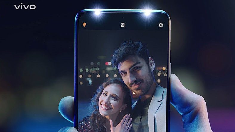 Điện thoại có đèn selfie kép: Vivo V21 ở Thổ Nhĩ Kỳ