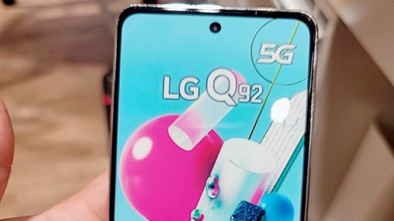 Điện thoại 5G đầy tham vọng của LG LG Q92 Live Viewed